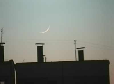 Луна 9 мая 2005 г.
Фаза 0,01 - несколько часов после новолуния.
