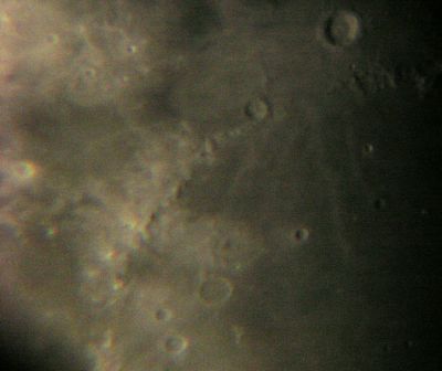 Кратеры Эратосфен (ближе к центру), Коперник (вверху справа) и горы Аппенины 18 мая 2005 г.
