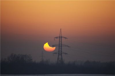 Частное солнечное затмение 4 января 2011 г.
близ г. Барнаула
