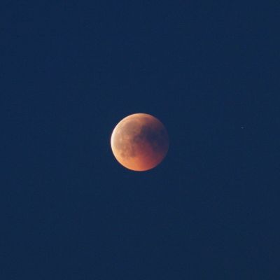 Полное лунное затмение 16 июня 2011 г.
1 минута после полной фазы
г. Яровое

