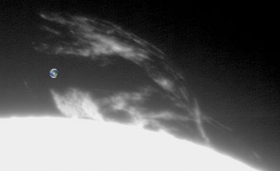 Солнечный протуберанец
21 июля 2013 г. Земля для масштаба
[url=http://astrodrome.ru/wp-content/uploads/2013/07/dd9.gif]Анимация за 34 минуты[/url]
Ключевые слова: Солнце