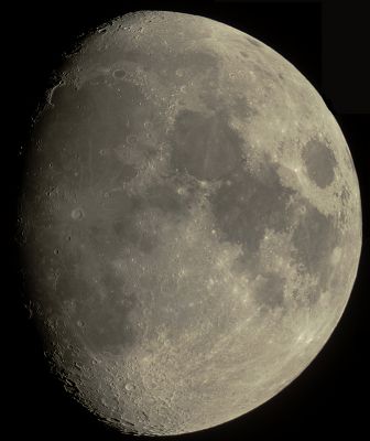 Луна
25 апреля 2010 г.
более качественная обработка: http://www.astrodrome.ru/gallery/displayimage.php?pos=-513
